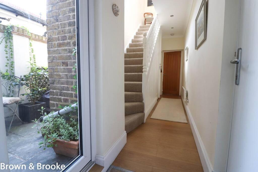 Stylish & Spacious 3 Bed Victorian House Sleeps Up To 7 - Near O2, Museums, Excel, Mazehill Station 12 Mins Direct Into London Bridge Villa Exterior foto