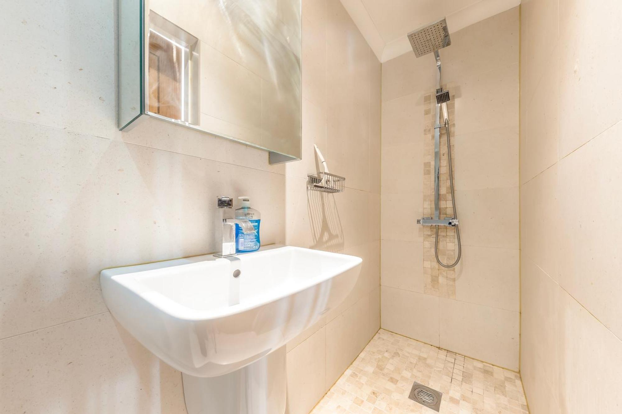 Stylish & Spacious 3 Bed Victorian House Sleeps Up To 7 - Near O2, Museums, Excel, Mazehill Station 12 Mins Direct Into London Bridge Villa Exterior foto